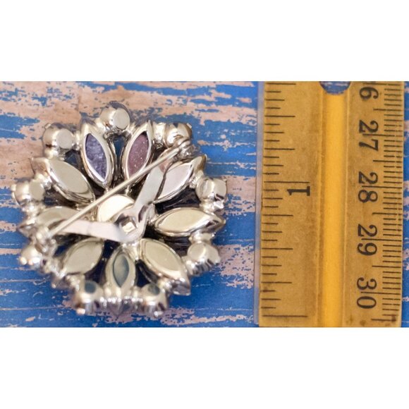 Vintage Art Deco Clear Crystal Brooch - L32 - Picture 2 of 2
